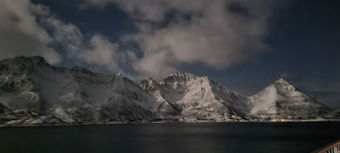 1-14 February 2023 Hurtigruten
Coast 6th February