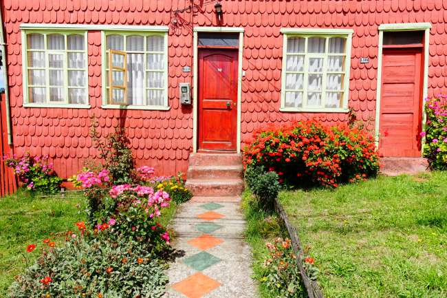 In the "little south" of Chile - shingle houses, garden fences, kuchenes and berliners