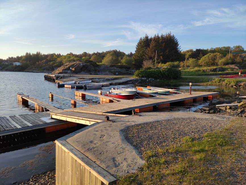 kleiner Hafen bei unserer Unterkunft auf Østre Randøya