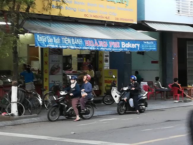 Incredibly good smells from Hoang Phi bakery