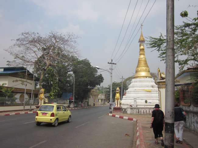 On the way to the Shwedagon Pagoda