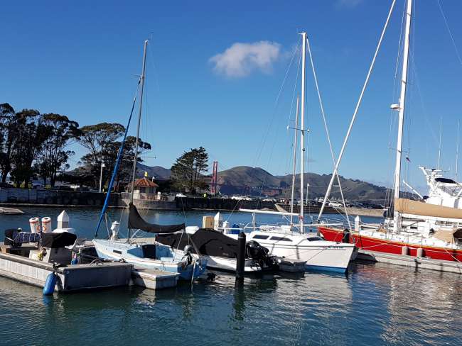 Walk to the Golden Gate Bridge past the Marina......so picturesque!