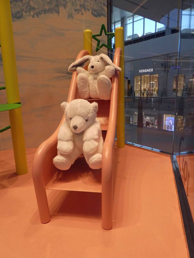 Hasen und Bären in der Mall
