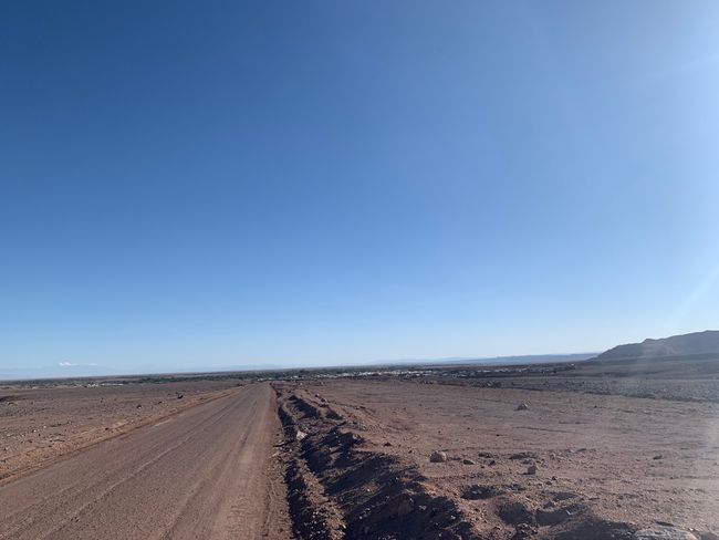 Path through the desert to San Pedro de Atacama
