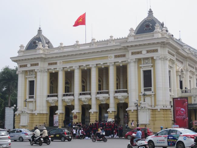 Arrival in Hanoi, right next to the Opera House