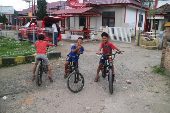 Kids in Berastagi
