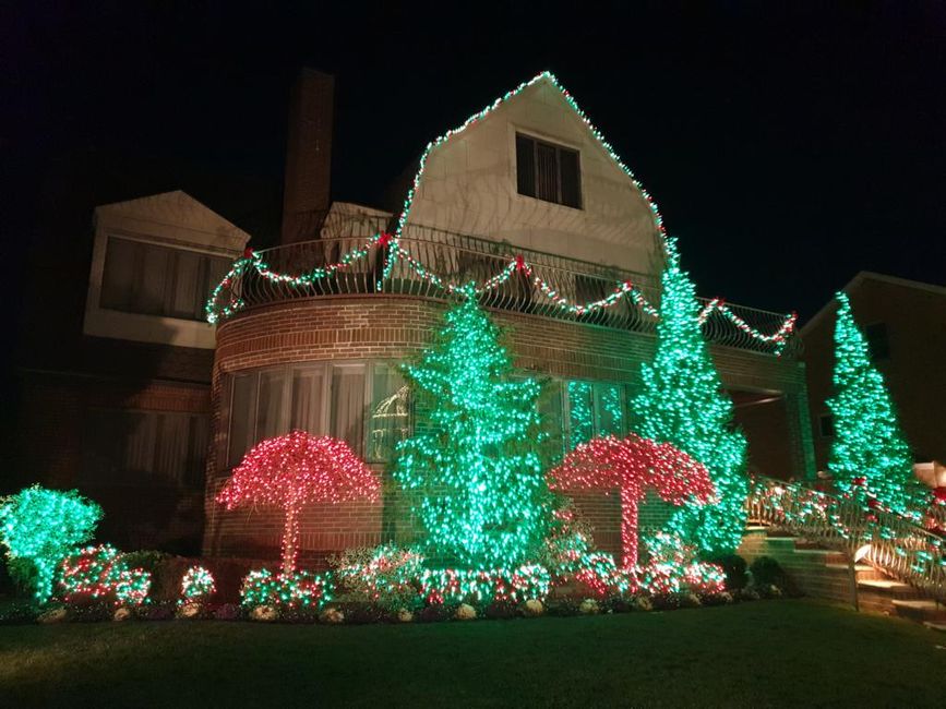 23/12/2019 - New York - Christmas lights in Dyker Heights