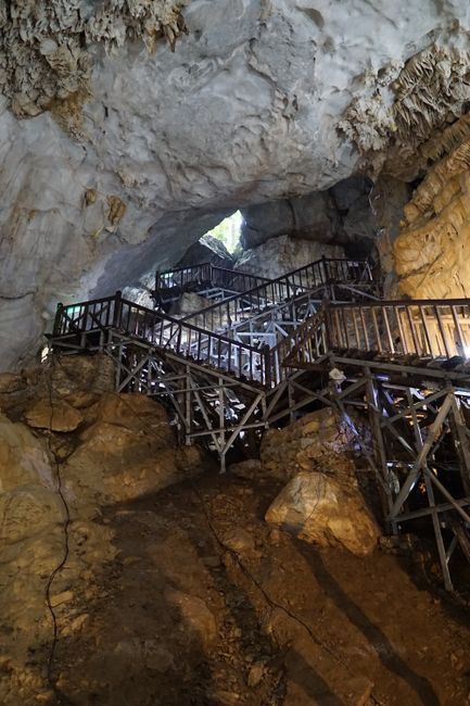 Paradise Cave Phong Nha and DMZ