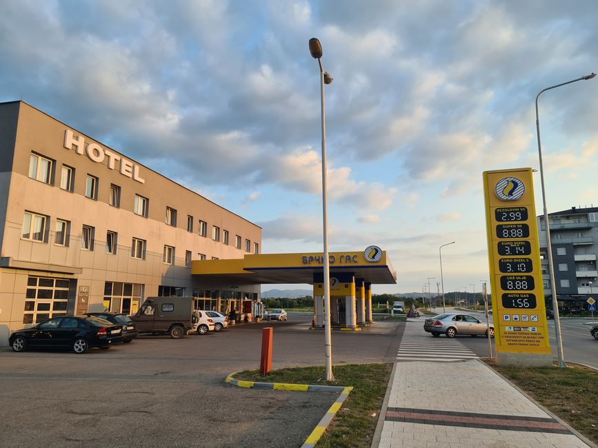 Unser Tankstellenhotel. Gute Preise, gute Nacht.
