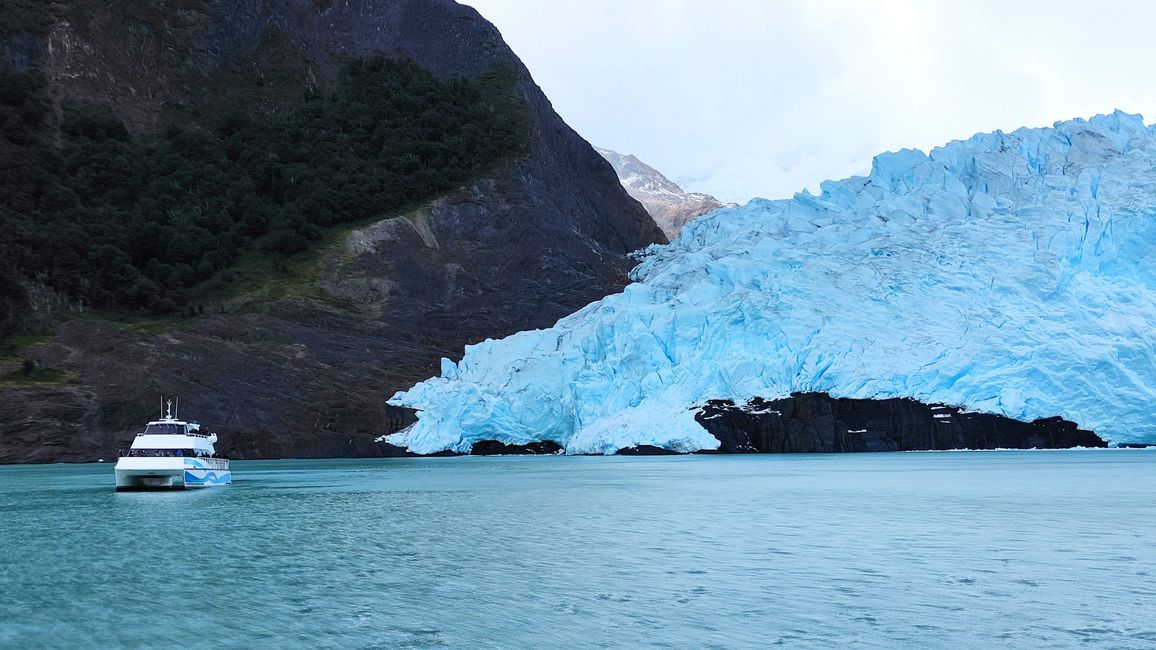 3rd day glacier tour by boat