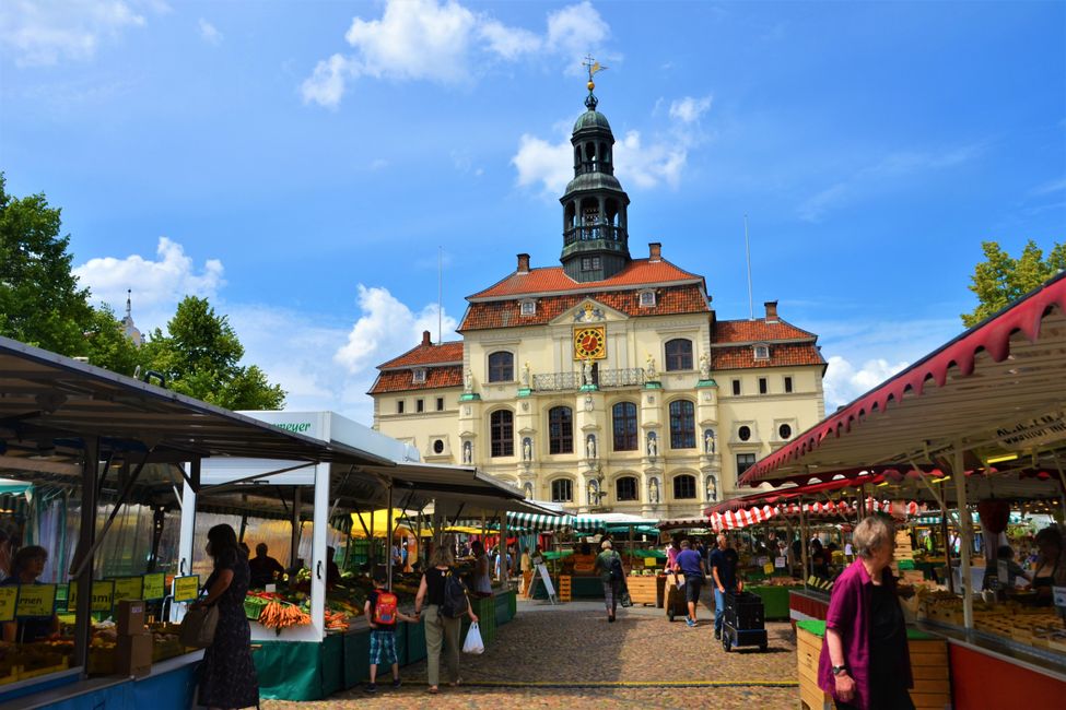 Marktplatz und Rathaus von Lüneburg 