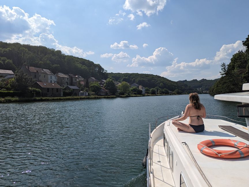 Houseboat in the French Ardennes - Day 2 - Monthermé