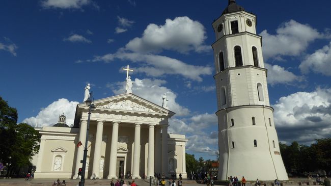 Kathedrale mit Glockenturm