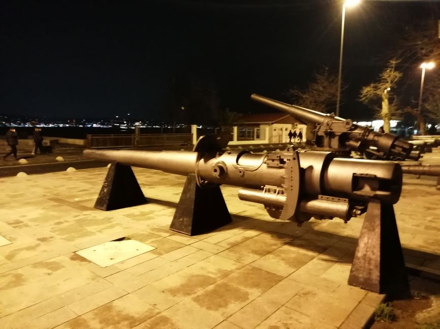 Vorplatz des Marine-Museums in Besiktas