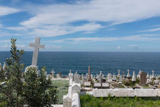 Coast Walk to Coogee - Cemetery with a view