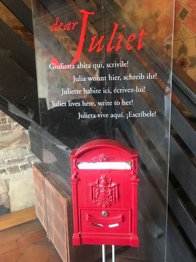 Der Briefkasten für die Briefe an Julia…