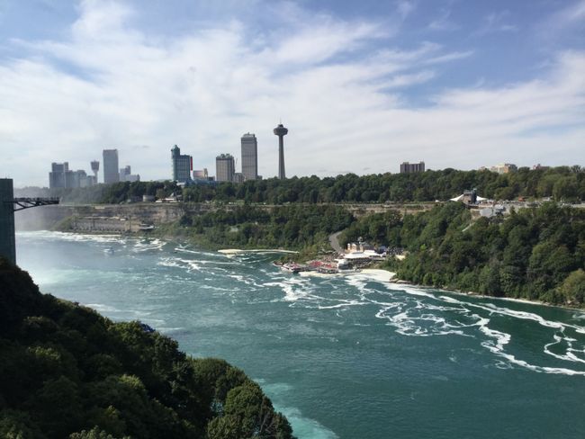 Დღე 11: Neiägra Fohlz... ინგლისურად: Niagara Falls