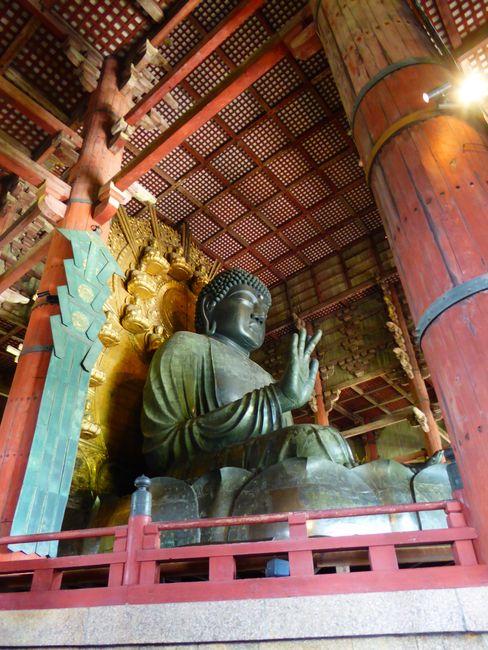 Giant Buddha in Todai-ji Temple