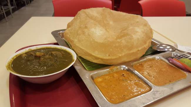 Indisch:) mal wieder. Aber hier gibt es sehr viel indische Küche und sogar das malaysische Essen ist indisch beeinflusst. Hier ist alles sehr lecker