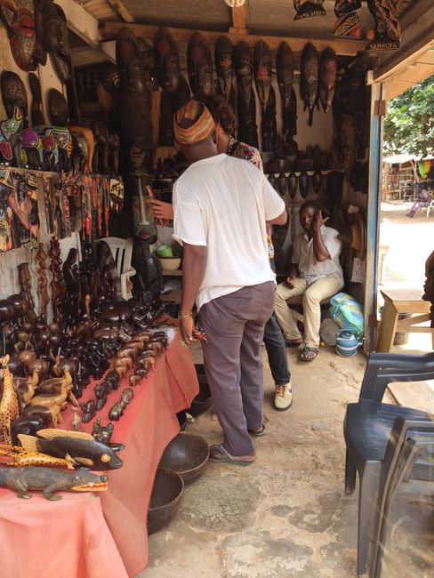 De vuelta en el camino, último día completo en Accra