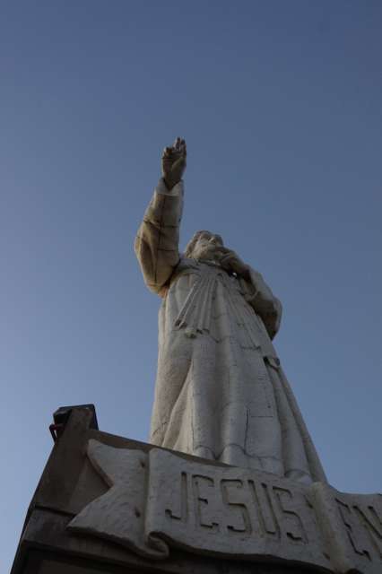 Jesus wacht hoch über San Juan