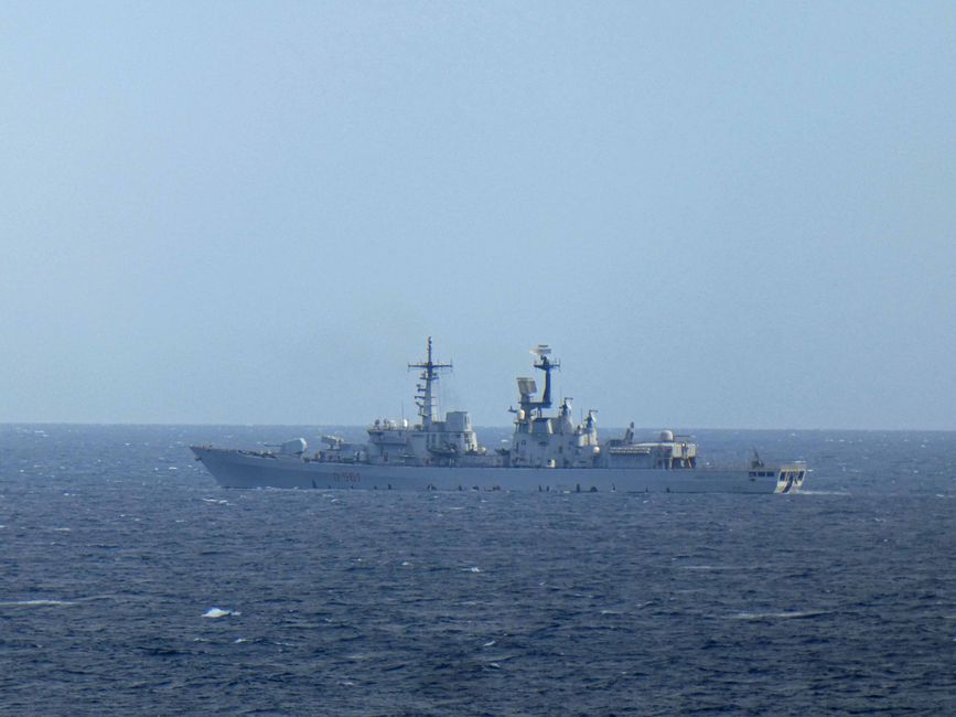 Navios de guerra na travessia, Port Said - Nápoles, 15 de abril de 2023