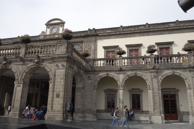 Inside Chapultepec Castle - not a pretty picture but it depicts nicely how crowded everything is
