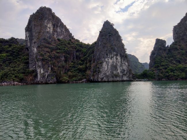 On the Dragon Pearl through the Halong Bay