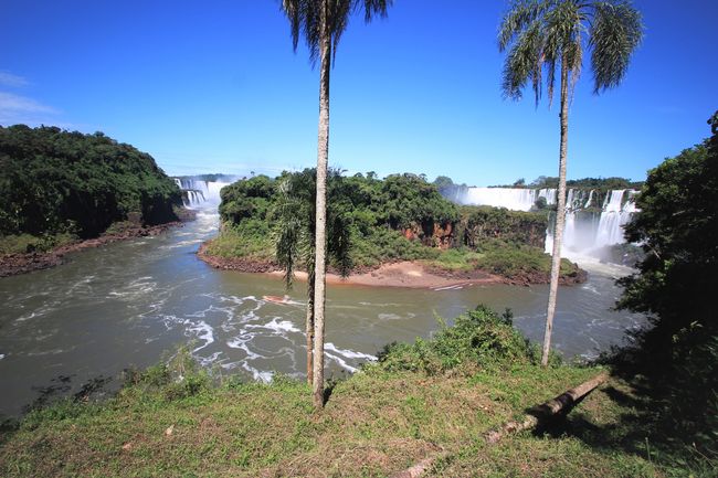 Iguazú - großes Wasser