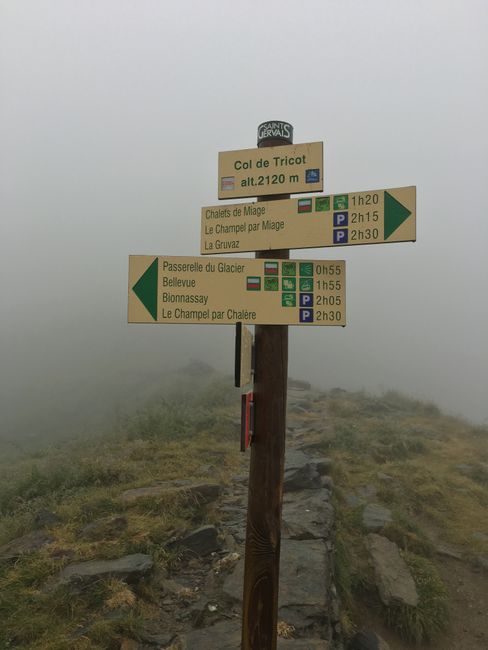 Signpost on Col de Tricot