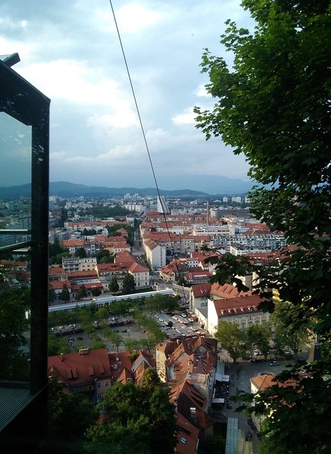 Addendum to yesterday: Cable car to the castle...