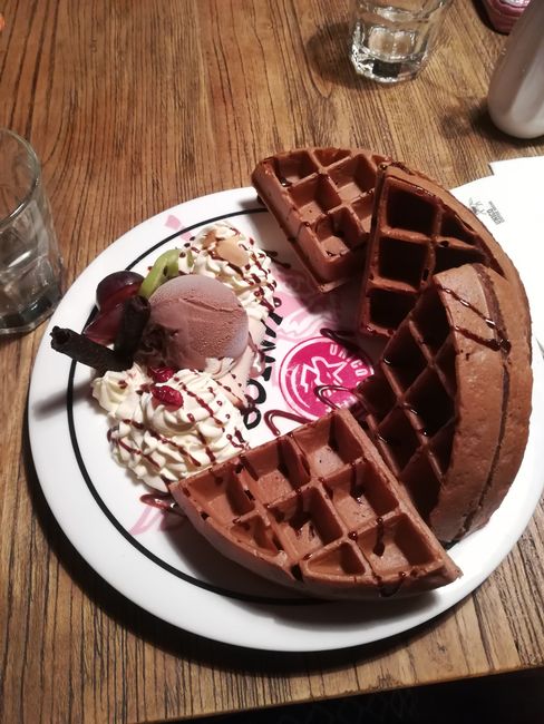 Yummy yummy delicious waffles from a unicorn café 