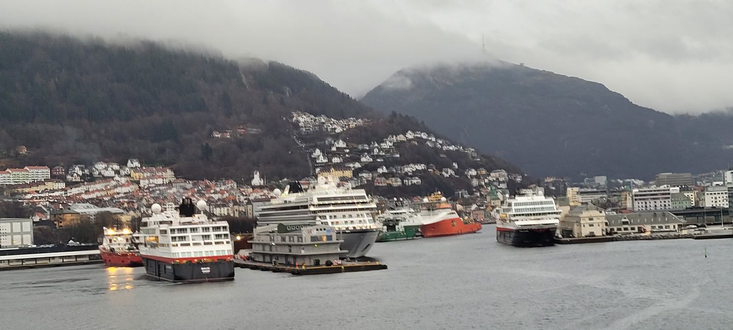 Hurtigruten Otto Sverdrup
Hamburg-Nordkapp-Hamburg
23/24/25/26