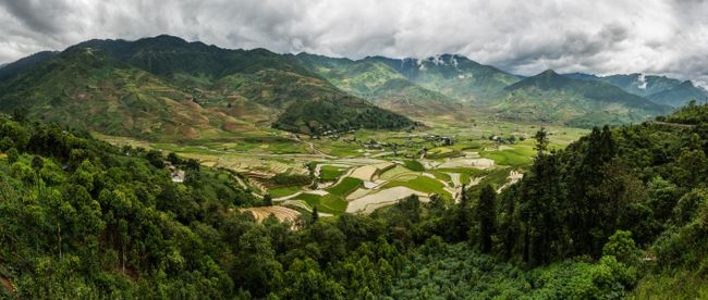 Tag 98: Patchwork of rice terraces as far as the eye can see