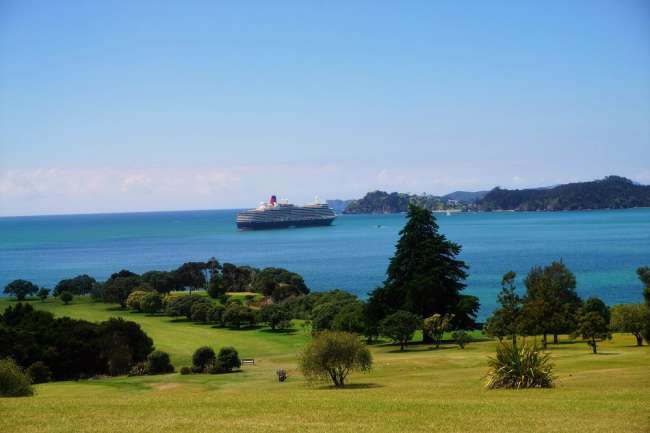 QE in front of Bay of Islands