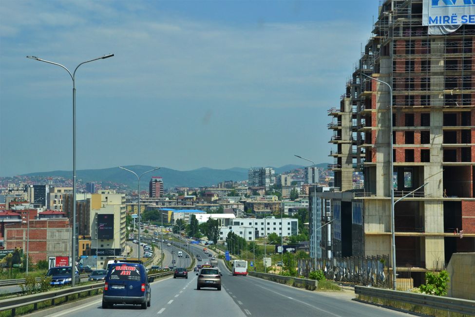 Einfahrt nach Prishtina