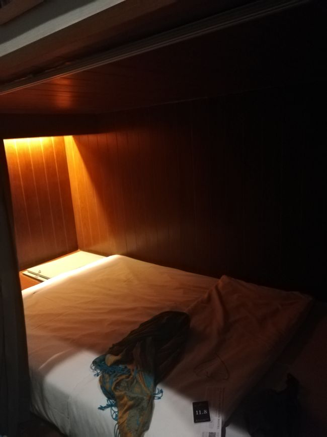 Bett im ersten Hostel 