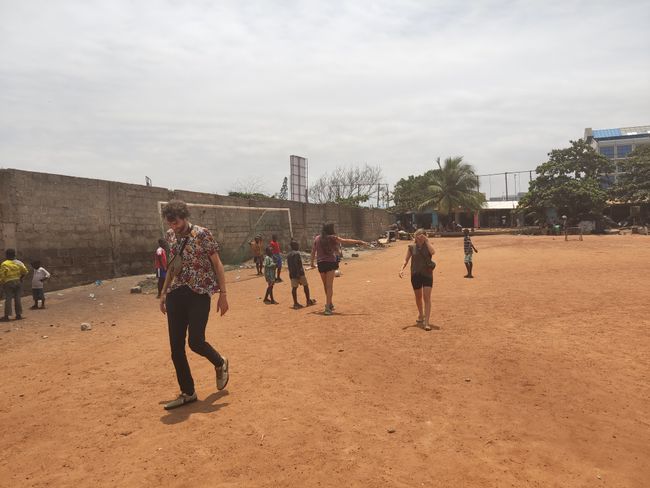 De vuelta en el camino, último día completo en Accra