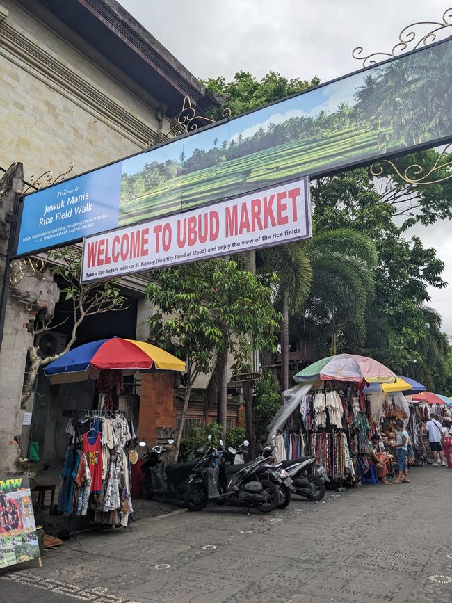 Strolling through the Ubud Market