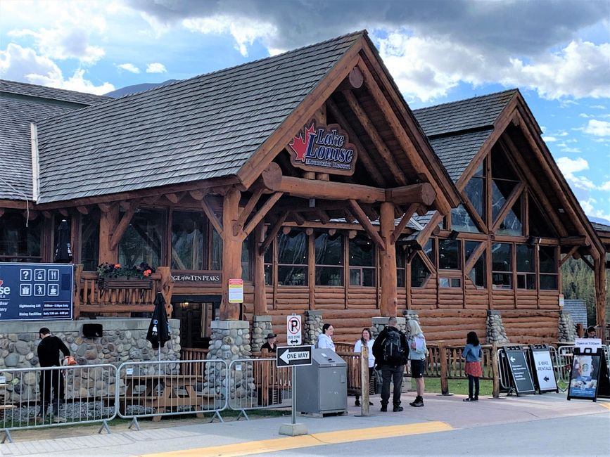 Lake Louise Ski Station