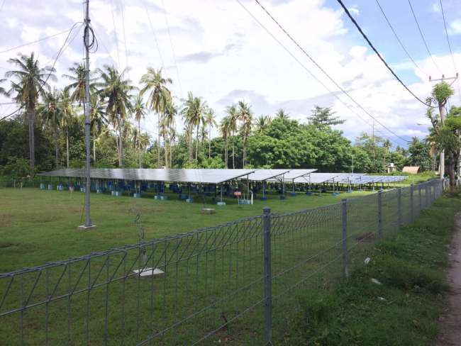 Solarfelder im Inneren der Insel 