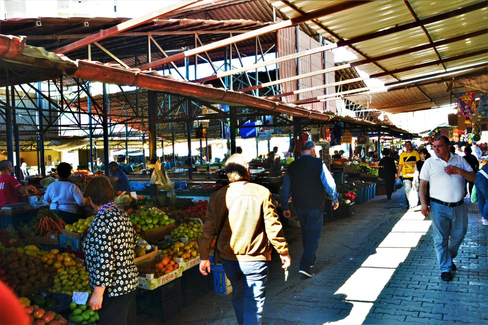 Markt von Elbasan na ɔkyerɛwee