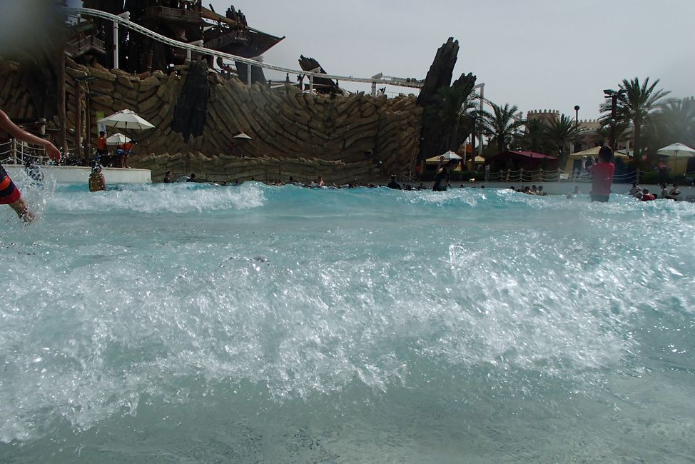 Yas Waterworld - Wave Pool