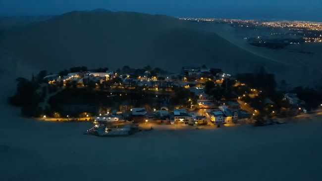 Huacachina bei Nacht