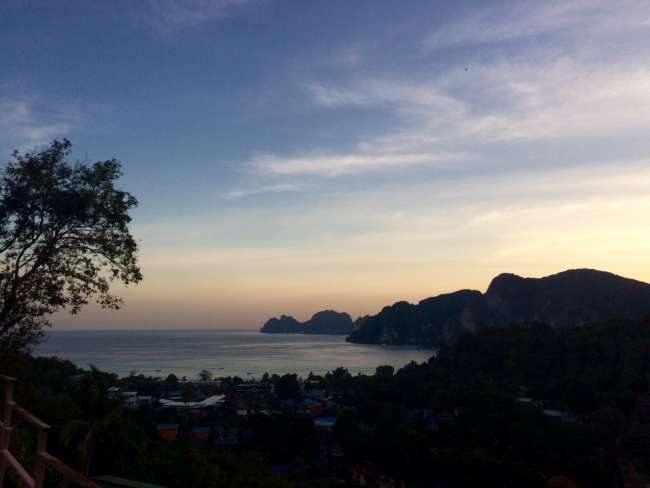 Sonneuntergang über Phi Phi