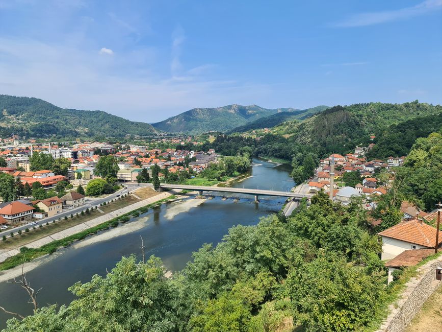 Maglaj liegt an der Bosna die Bosnien ihren Namen verleiht. Sie entspringt in der Nähe von Sarajevo.