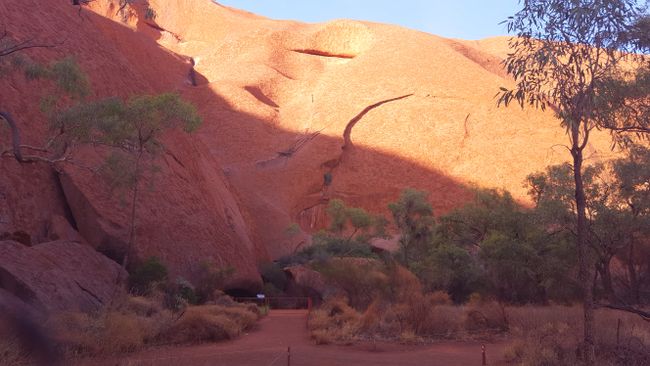 Wanderung um den Uluru