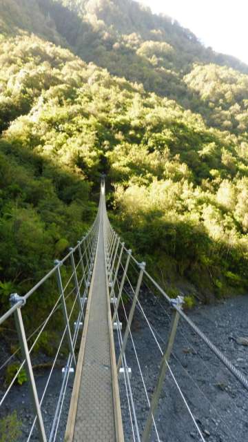 Suspension bridge over 100 meters long