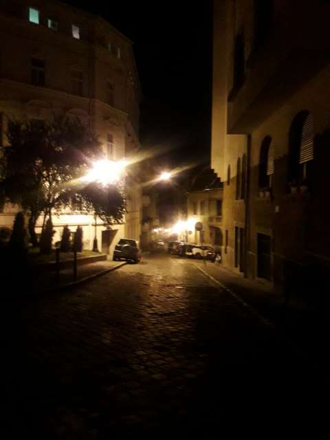 Nebenstraße bei Nacht