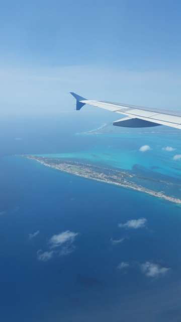 Die Idylle täuscht..Blick auf die Isla Mujeres beim holprigen Anflug auf Cancun in Mexiko